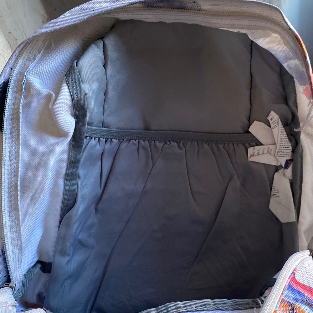 JanSport Big Student Art aPrint Backpack leather bottom. Large pockets - Picture 6 of 10